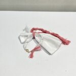 ΜΑΡΤΥΡΙΚΑ ΚΟΡΙΤΣΙ ΜΕ ΧΡΥΣΟ ΣΤΑΥΡΟ