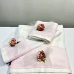 ΛΑΔΟΠΑΝΑ ΚΟΡΙΤΣΙ ΜΕ ΛΟΥΛΟΥΔΙ