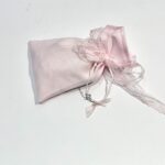 ΜΑΡΤΥΡΙΚΑ ΚΟΡΙΤΣΙ ΜΕ ΑΣΗΜΙ ΣΤΑΥΡΟ