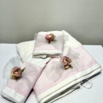 ΛΑΔΟΠΑΝΑ ΚΟΡΙΤΣΙ ΜΕ ΛΟΥΛΟΥΔΙ